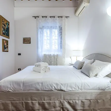 Hostly-santa Maria Tower Suite-just By The Tower *