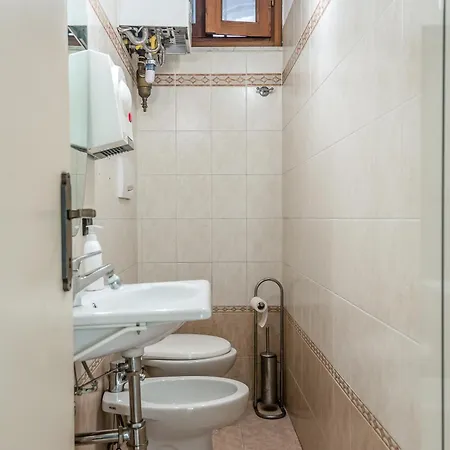 Hostly-santa Maria Tower Suite-just By The Tower *