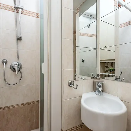 Apartment Hostly-santa Maria Tower Suite-just By The Tower