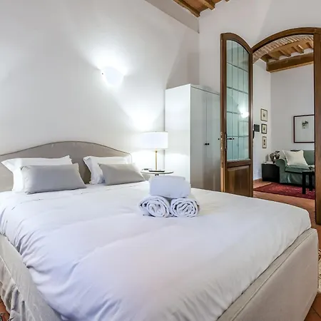 Apartment Hostly-santa Maria Tower Suite-just By The Tower *